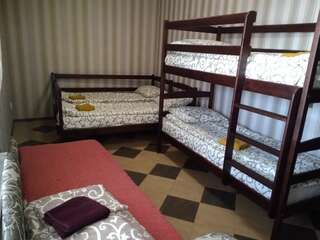 Хостелы Parasolka Луцк Односпальная кровать в общем номере для женщин-1